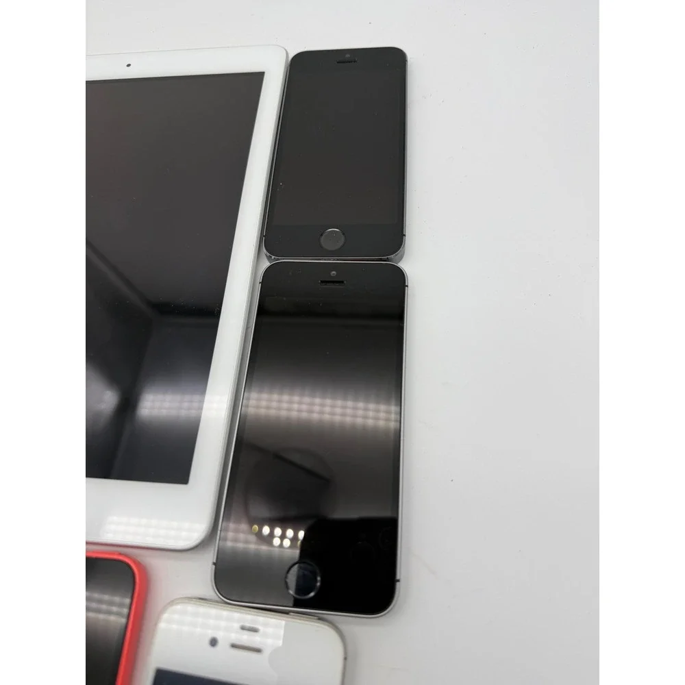 Apple iPhone iPad Lot 9 Devices Untested For Parts iPhone SE 6s 5c 4s iPad